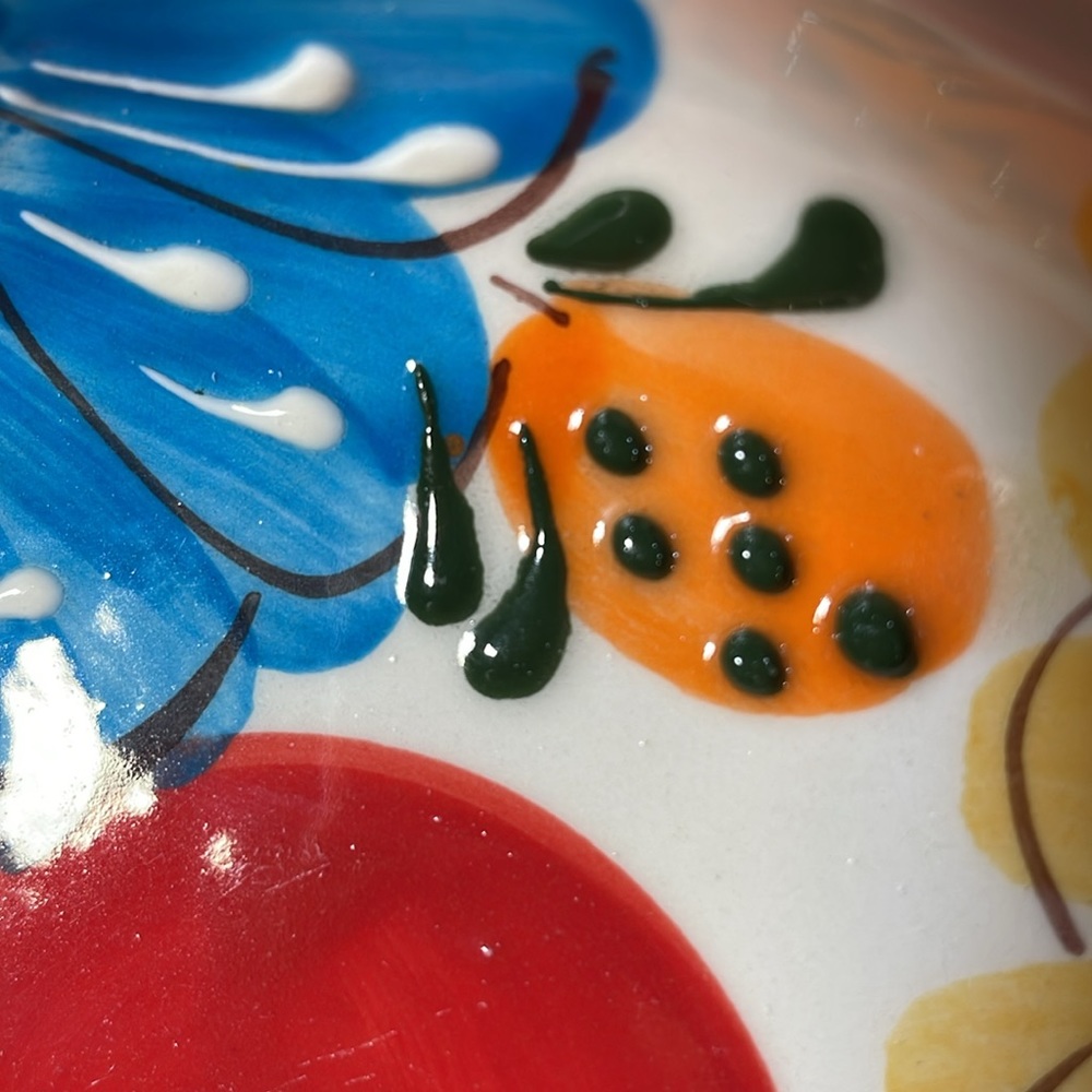 Hand made and hand painted elaboracion artesanal bowl with raised pattern. - Picture 6 of 9